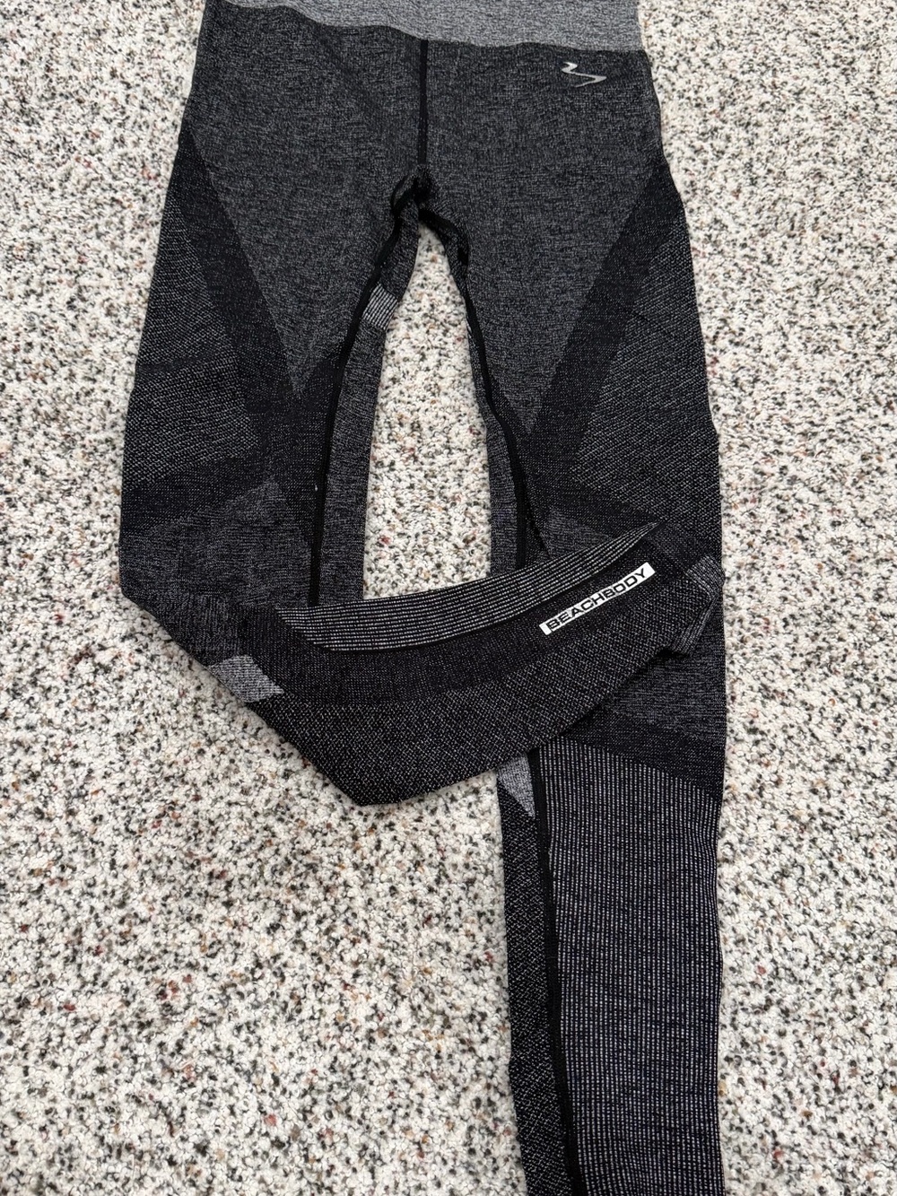 Beachbody womens Black and Grey Seamless Performance Leggings
